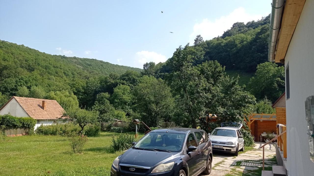 Lovas Vendégház Obanya Exterior foto