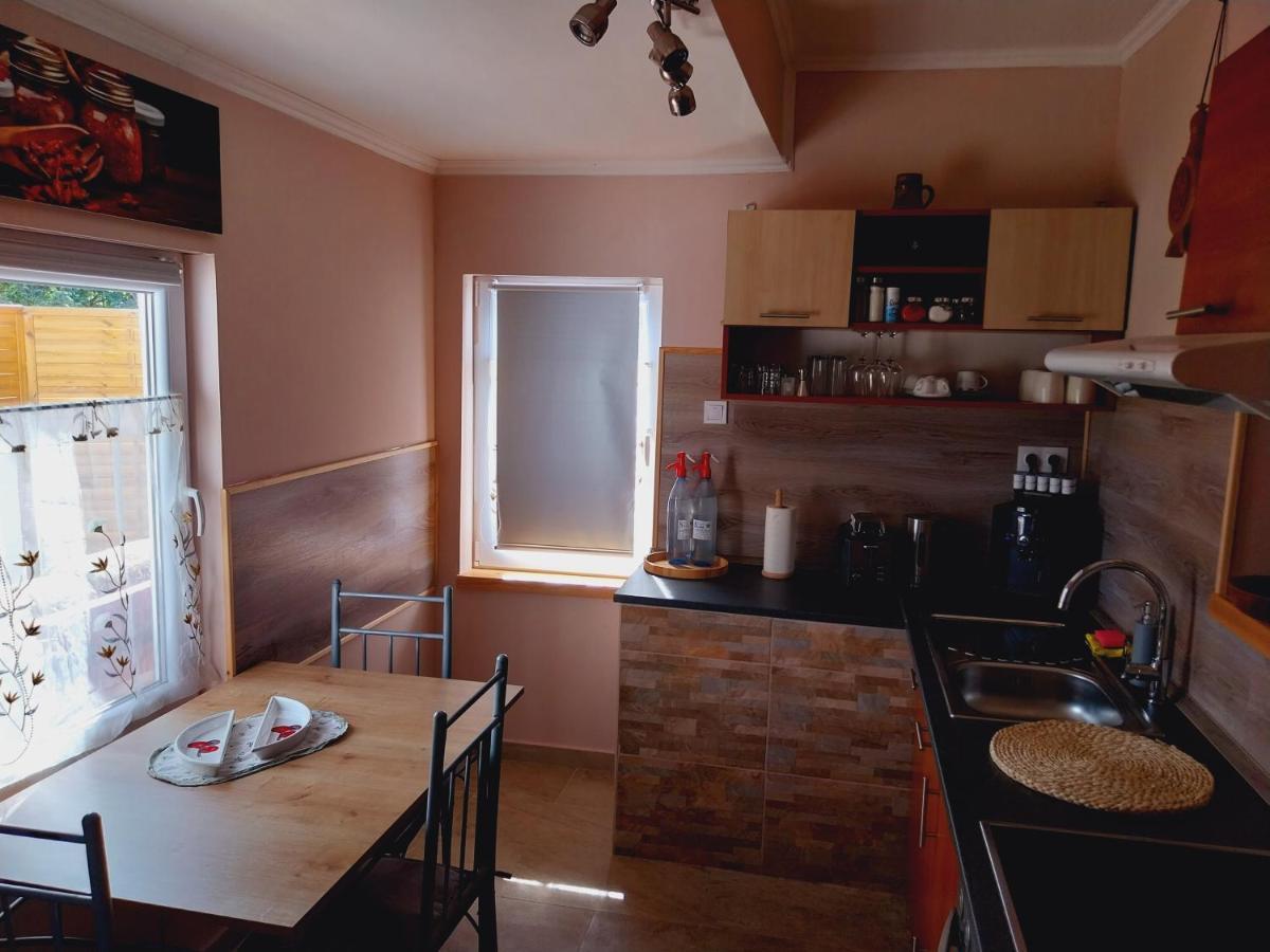 Lovas Vendégház Obanya Exterior foto
